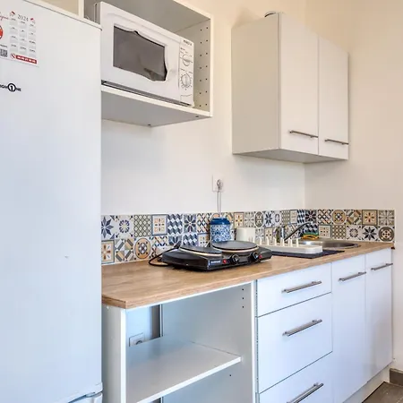 Апартаменты 4 Personnes Poussan